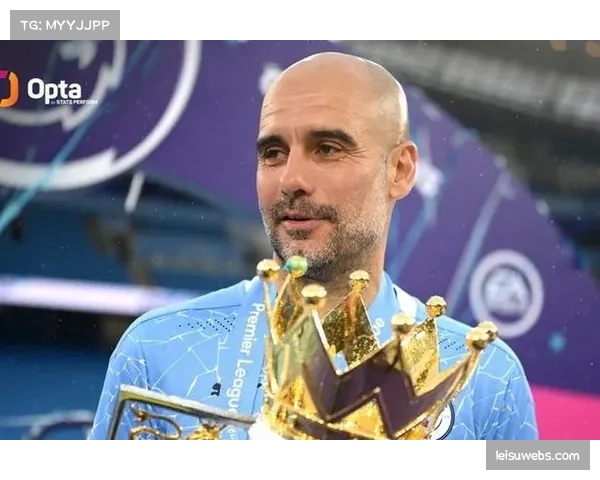 瓜迪奥拉捧起联赛杯冠军奖杯，执教生涯第40冠里程碑